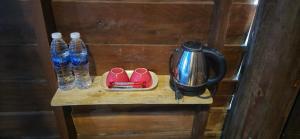 Coffee and tea making facilities at Sambath Sakseth Bungalow