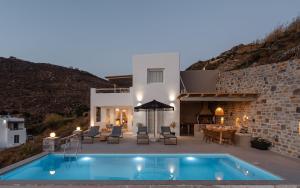 Bazén v ubytování Pleiades Villas Naxos nebo v jeho okolí
