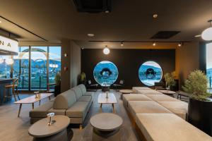 Voodi või voodid majutusasutuse Blu Monkey Hub and Hotel Laguna, Bangtao Phuket toas