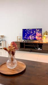 TV a/nebo společenská místnost v ubytování Da Men Subang Jaya USJ by Iconique