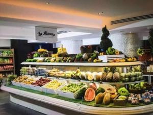 Makanan di atau berdekatan apartmen