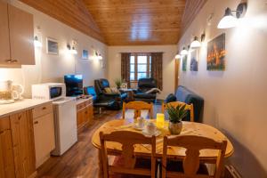 Kuchyň nebo kuchyňský kout v ubytování Sortland Camping og Motell AS