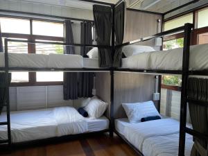 Green Cabin Hostel客房内的一张或多张床位