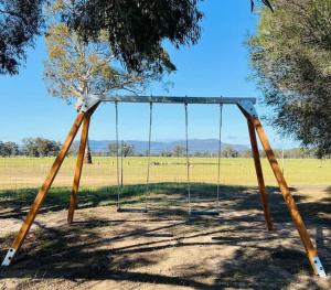 Area giochi per bambini di 2BR Tiny Family Home at Grampians Edge by Tiny Away
