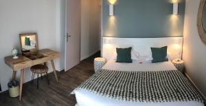 Кровать или кровати в номере Boutique Hotel & Spa la Villa Cap Ferrat