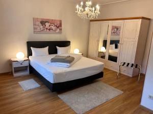 Postel nebo postele na pokoji v ubytování Hotel Rosenhof GmbH + 37 fotografií