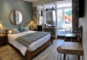 Кровать или кровати в номере Boutique Hotel & Spa la Villa Cap Ferrat