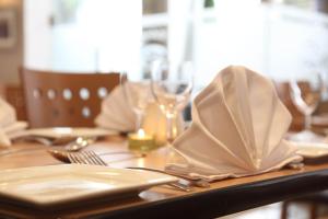 Reštaurácia alebo iné gastronomické zariadenie v ubytovaní Argyll Hotel