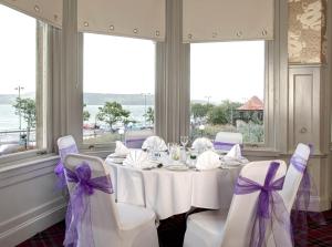 Reštaurácia alebo iné gastronomické zariadenie v ubytovaní Argyll Hotel