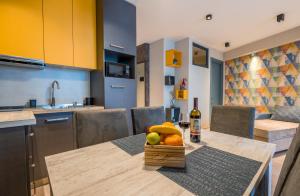 グダウリにあるAtrium New Gudauriのキッチン(ワイン1本、フルーツ付) +64枚の写真