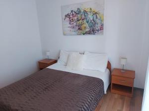 Posteľ alebo postele v izbe v ubytovaní Cozy apartments Neda near the sea