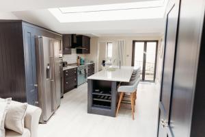 Kuchyň nebo kuchyňský kout v ubytování Beverley Town Centre luxury cottage