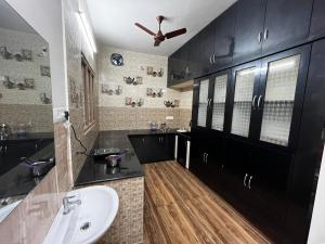 Koupelna v ubytování Annai - Home stay 3BHK