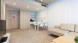 Kuchyňa alebo kuchynka v ubytovaní VacationClub - Ultra Marine Apartament 53