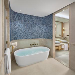 Koupelna v ubytování Mandarin Oriental, Muscat
