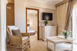 TV a/nebo společenská místnost v ubytování Hotel Astron Princess