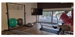 Fitness centrum a/nebo fitness zařízení v ubytování LivePro