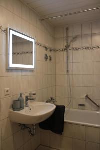 Koupelna v ubytování Zwei Zimmer Wohnung