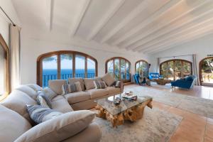 Posezení v ubytování Marivent Villa con vistas panorámicas al mar
