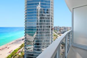 Gallery image of International Deluxe 2 Queen Bed Ocean Front in Sunny Isles Beach