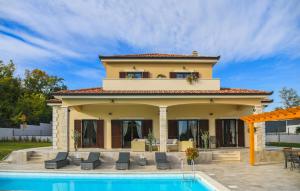 Πισίνα στο ή κοντά στο Villa Raviola +39 φωτογραφίες