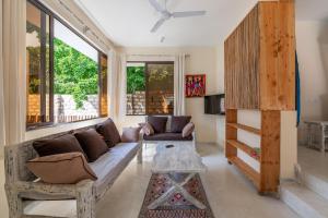 Area soggiorno di The Afters Boutique Hotel Diani
