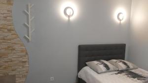 صورة لـ Charmant Studio au cœur historique de Fréjus في فريجوس