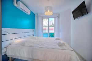 Posteľ alebo postele v izbe v ubytovaní 2 PIECES MODERNE 8 mn du Palais A1B238