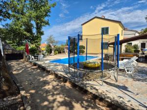 Bazén v ubytování Vila Nika, Malinska, 51511, nebo v jeho okolí