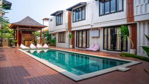 Swimmingpoolen hos eller tæt på Allende Canggu