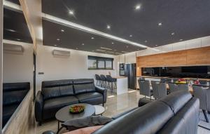 Χώρος καθιστικού στο Stunning Home In Privlaka
