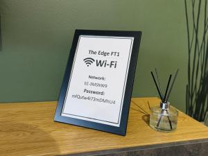 Πιστοποιητικό, βραβείο, πινακίδα ή έγγραφο που προβάλλεται στο The Edge FT6