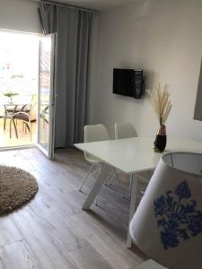 Fotografia z galérie ubytovania Apartments Josko v destinácii Vodice + 37 fotografií