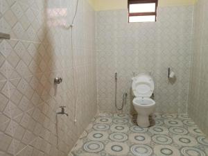 Koupelna v ubytování Olukulu Resort and Eco-village + 19 fotografií