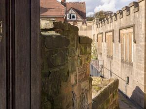 Gallery image of Pass the Keys Historic 2Bed Chapel in Central Warwick in Warwick