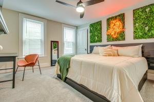 Katil atau katil-katil dalam bilik di 2 Mi to Dtwn Cincinnati Home with Fenced Yard!