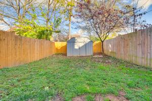 Taman di luar 2 Mi to Dtwn Cincinnati Home with Fenced Yard!