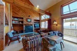 Χώρος καθιστικού στο Trailside 32C