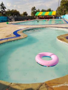 Bazén v ubytování Olukulu Resort and Eco-village nebo v jeho okolí