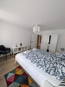 Postel nebo postele na pokoji v ubytování Haus im Hochtal