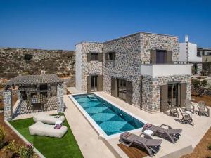 Bazén v ubytovaní Anna Luxury Villa by Cretevasion alebo v jeho blízkosti