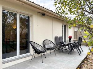 Αίθριο ή υπαίθριος χώρος στο Maison avec Terrasse proche Gare pour Paris et Disneyland - 6 personnes