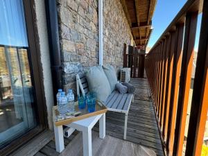 Rõdu või terrass majutusasutuses Modern Loft in Pas de la Casa, wifi, ski