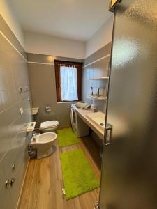 Ένα μπάνιο στο Il nido Santa Maria Maggiore Condominio Hermitage