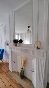 グランビルにあるBelle époqueの白いマントル