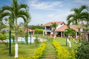 Κήπος έξω από το Hotel Chalet La Sofia by Majuva