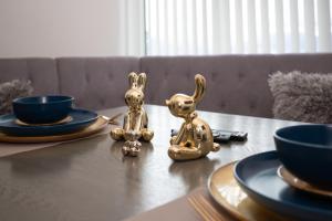 Fotografie z fotogalerie ubytování Gold Rabbit at 26, City Views and Wonderland Vibes! v destinaci Hatillo