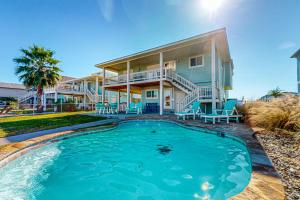 Bazen u ili blizu objekta The Seashell Getaway