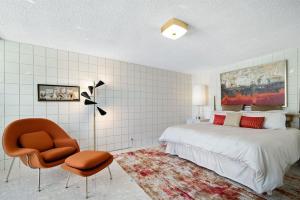 Ένα ή περισσότερα κρεβάτια σε δωμάτιο στο Sandpiper Empress Private Spa & Garage +24 φωτογραφίες