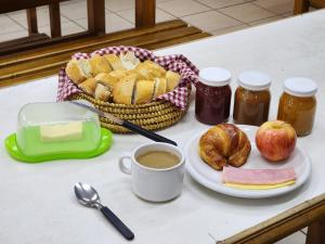 Comida no hostel ou em algum lugar perto